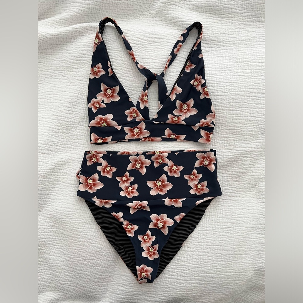 Acacia Isle Set